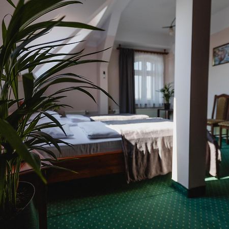 Hotel Aslan Tarnowskie Góry Buitenkant foto