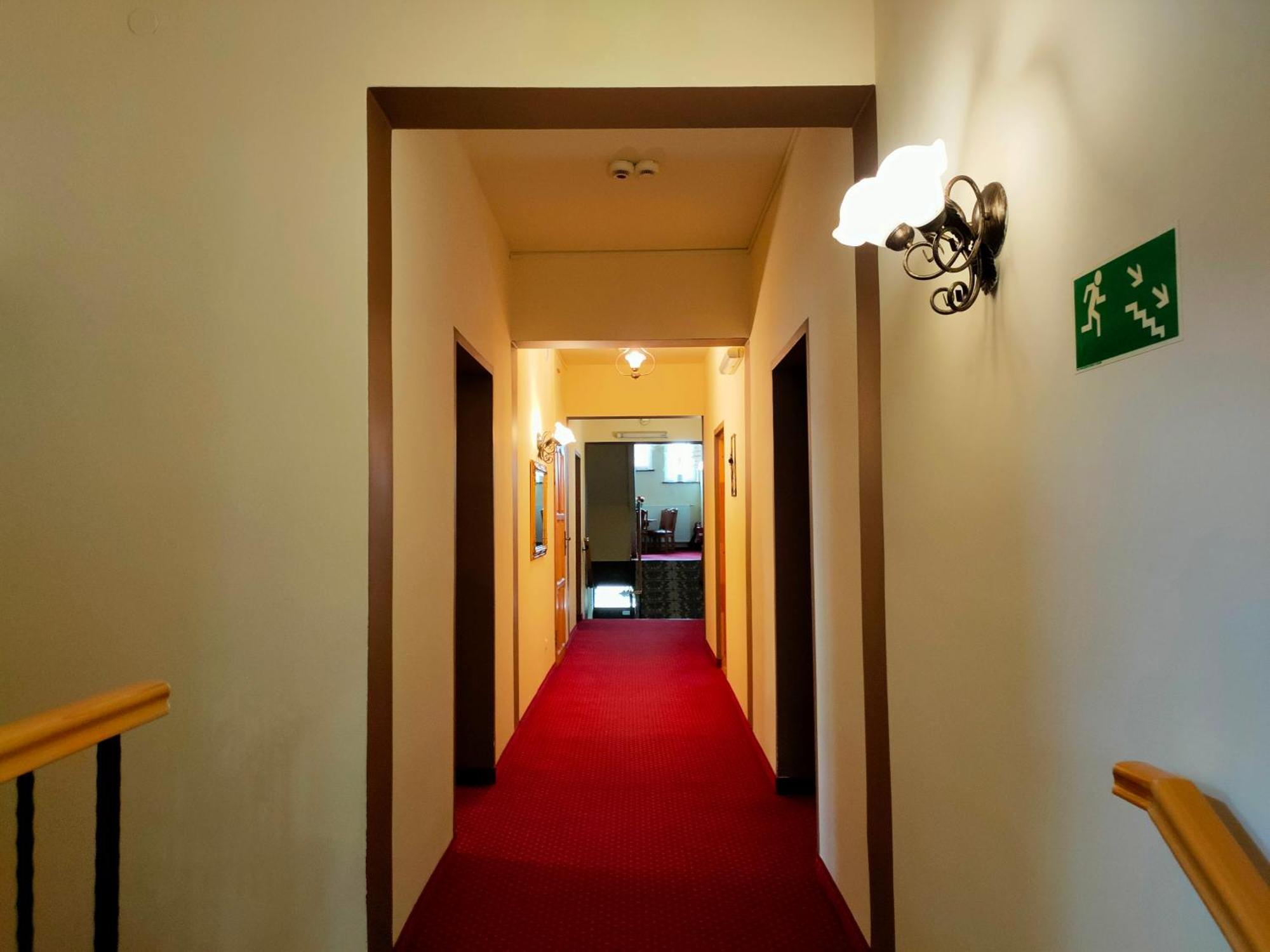 Hotel Aslan Tarnowskie Góry Buitenkant foto