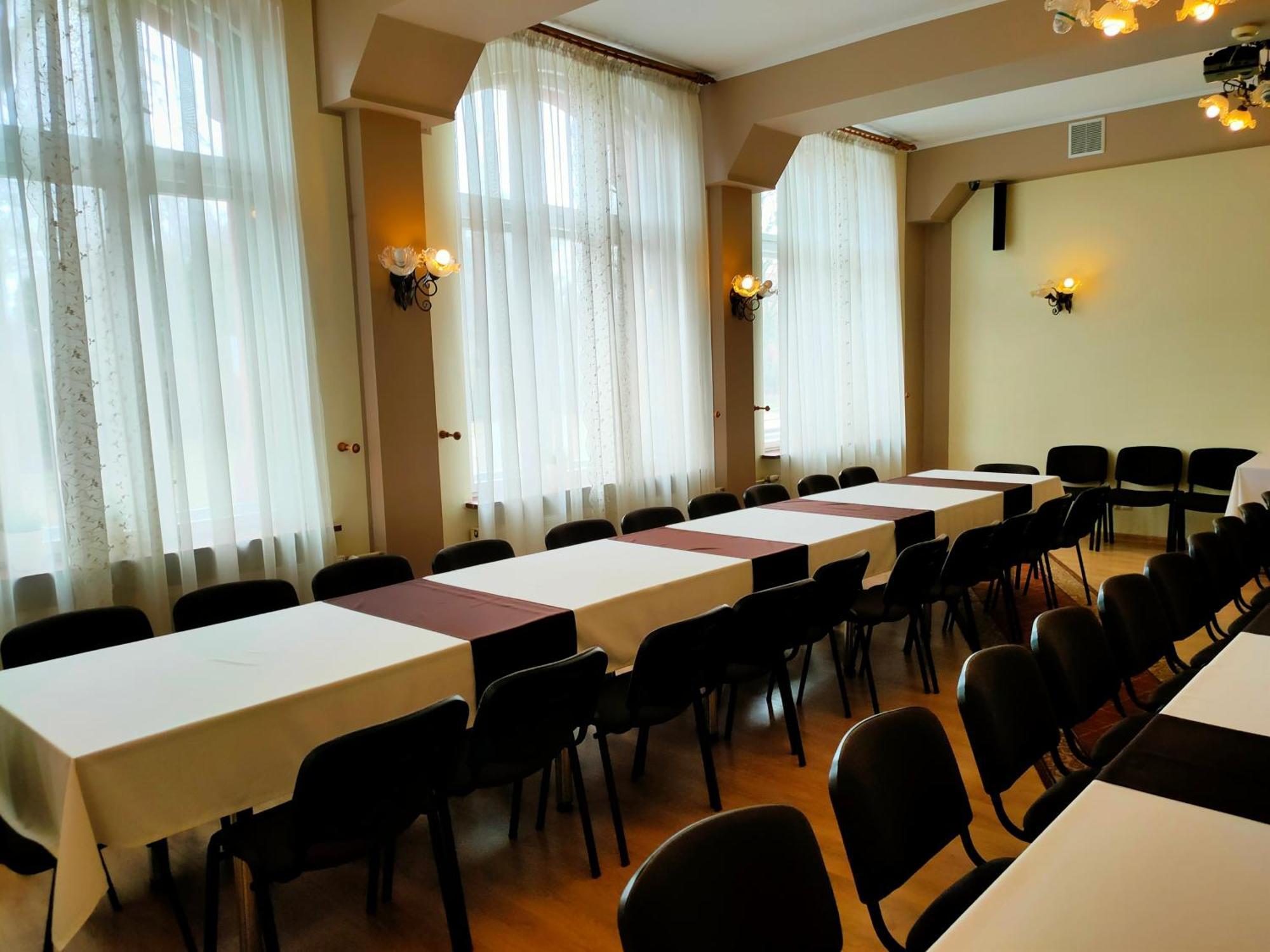 Hotel Aslan Tarnowskie Góry Buitenkant foto