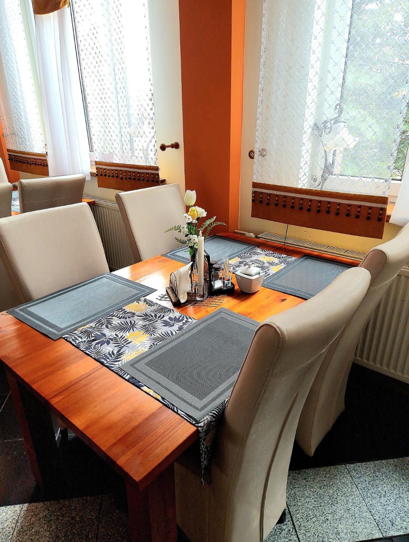 Hotel Aslan Tarnowskie Góry Buitenkant foto