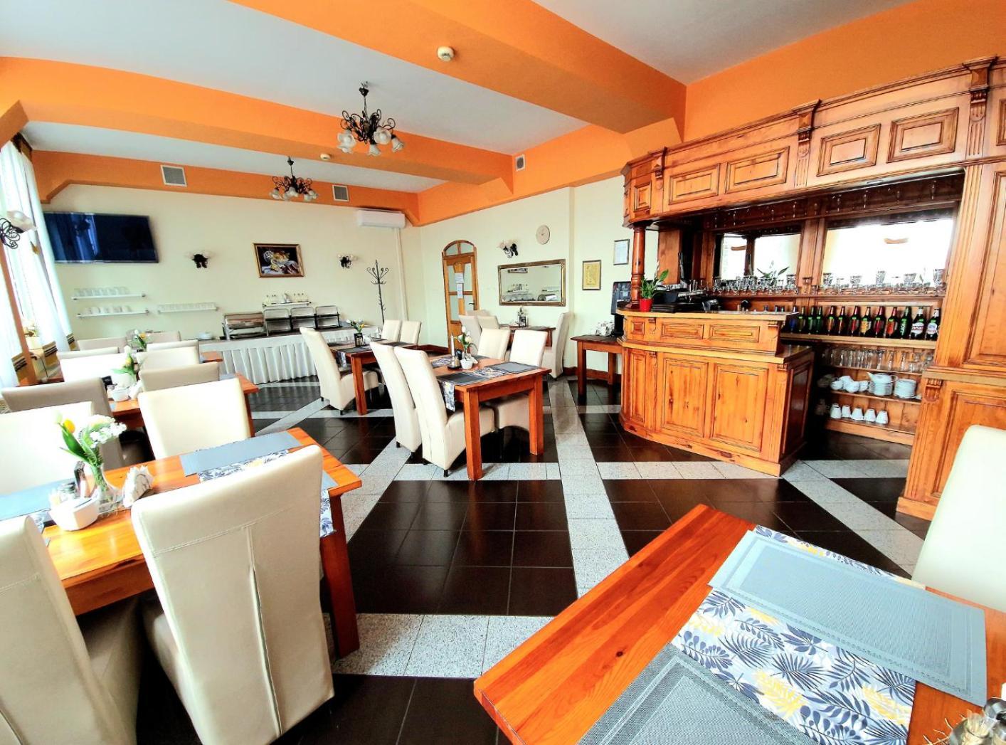 Hotel Aslan Tarnowskie Góry Buitenkant foto