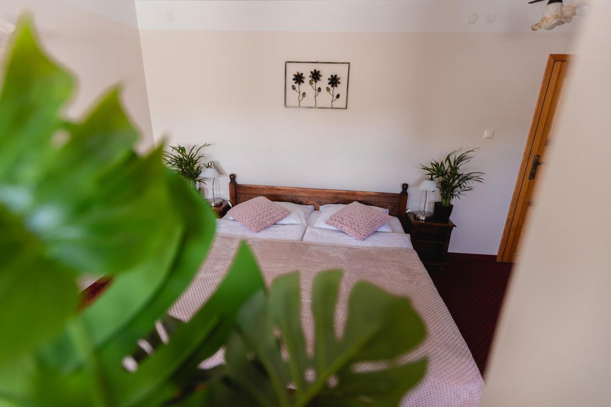 Hotel Aslan Tarnowskie Góry Buitenkant foto
